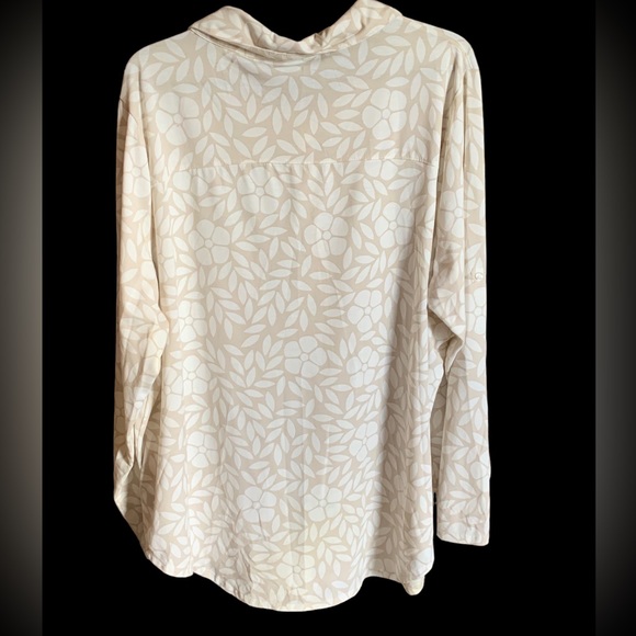 LulaRoe White Light Tan Long Sleeve Button Up Comfortable Shirt Women’s Plus SZ - Picture 4 of 6